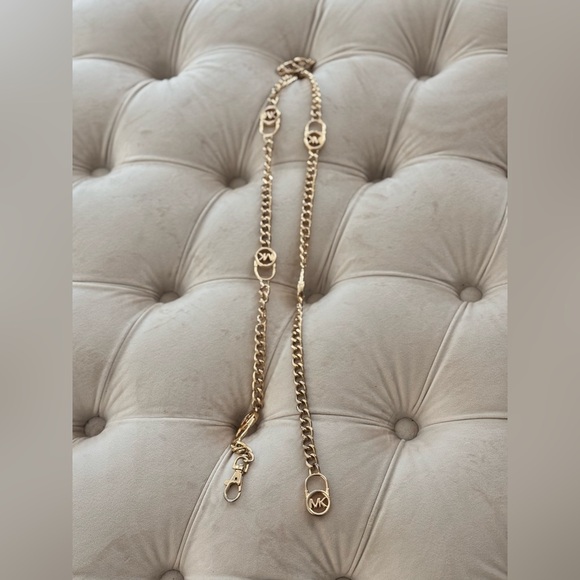 Michael Kors Belt Chain with Clasp - Picture 2 of 3